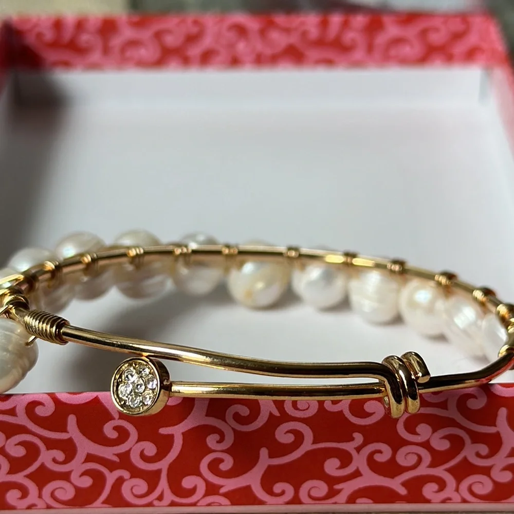 Handcrafted FAUX PEARL wired bracelet with adjustable band one size handmade. - Picture 3 of 5